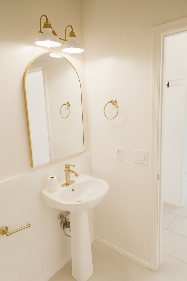 Building Photo - Charming 3BR House in Buckeye