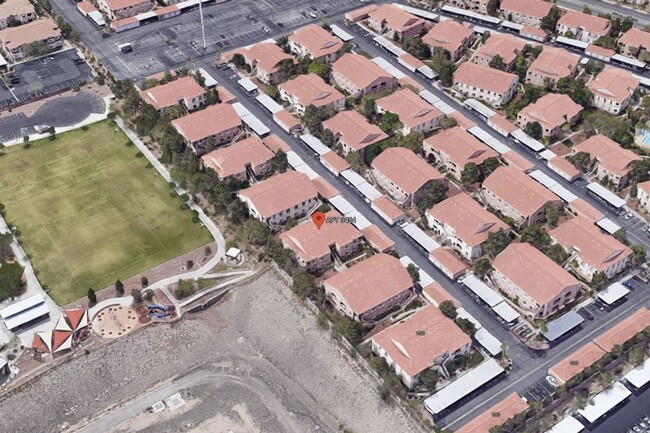 Building Photo - Gorgeous Henderson Condo with garage!