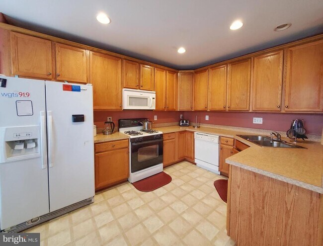 Building Photo - 17513 Victoria Falls Dr