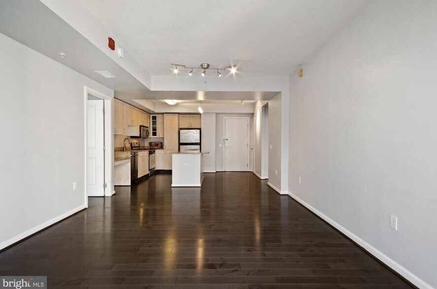 Building Photo - 440 L St NW