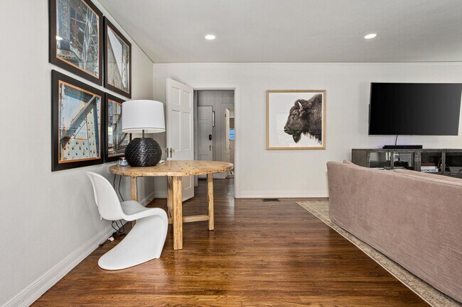Building Photo - 3233 Greene-3233 Greene-2028
