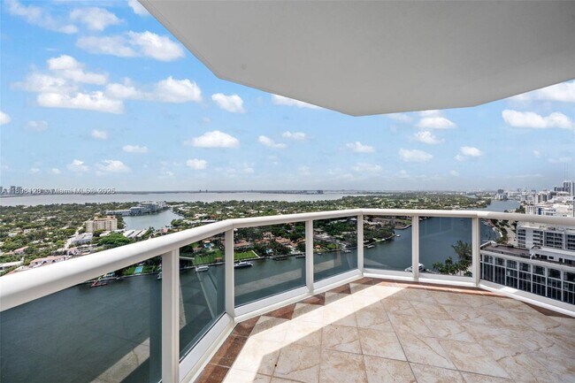 Building Photo - 4775 Collins Ave