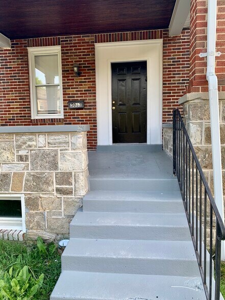Primary Photo - 3063 Mayfield Ave