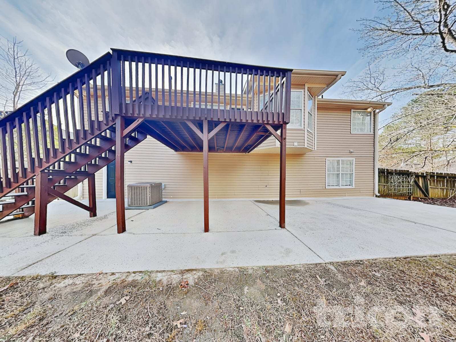 Building Photo - 1016 Forest Glen