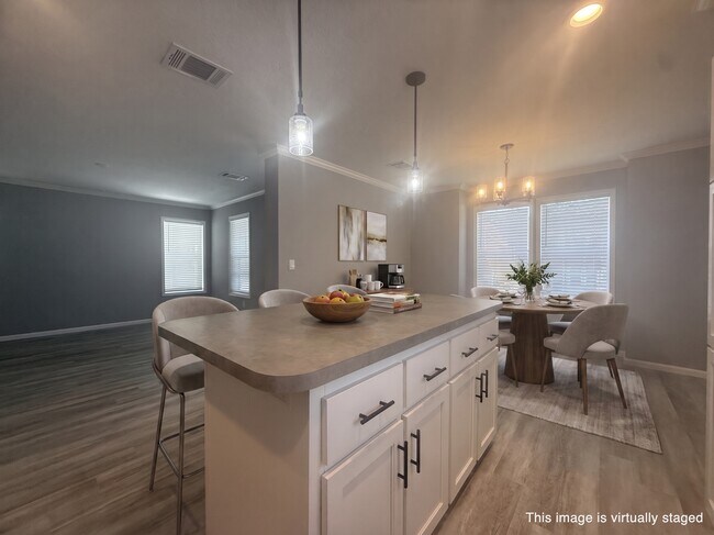 Building Photo - 602 Choo Choo Ln