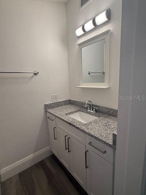 Building Photo - 208 N Tampania Ave