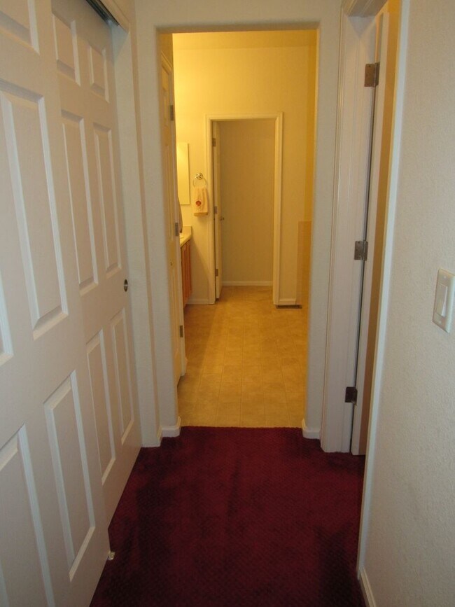 Building Photo - Ranch living in this Spacious Townhome in ...