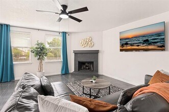 Building Photo - 1513 Lone Star Ct