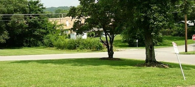 Corner Lot - Lovell Heights Apartments