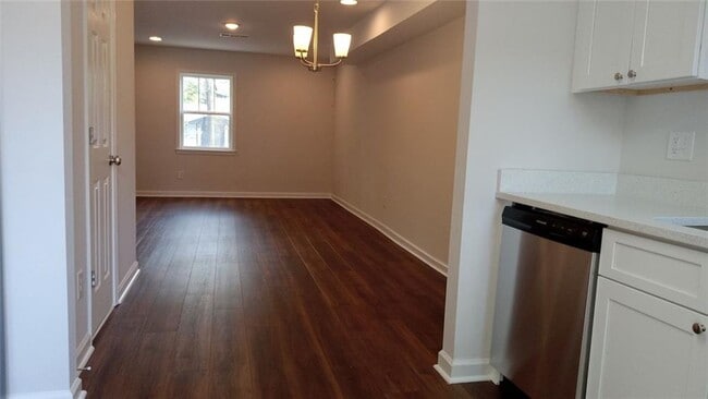 Building Photo - 2156 Park Terrace