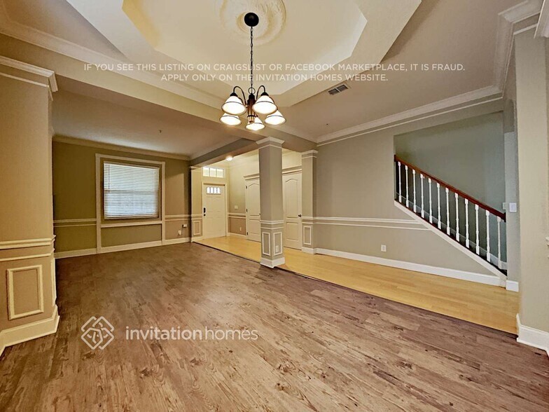 Building Photo - 10046 Moss Rose Way