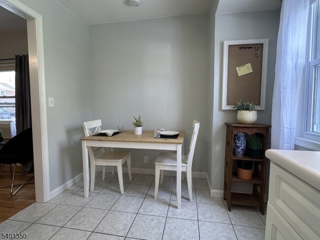 Building Photo - 39 N Mountain Ave