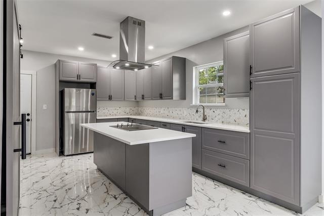 Primary Photo - 729 S Waverly Dr