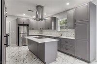 Building Photo - 729 S Waverly Dr