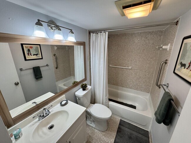 Building Photo - 273 Mansfield G