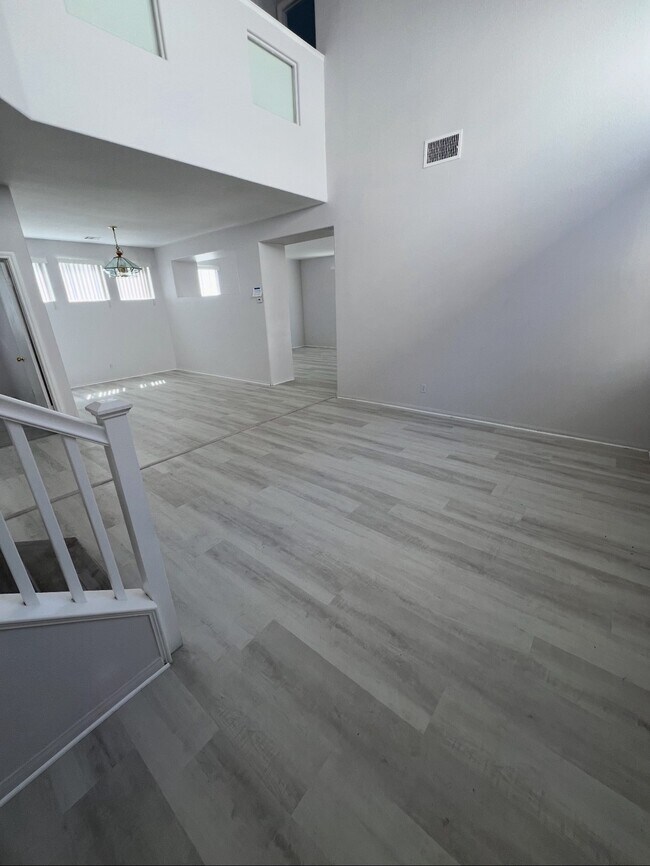 Building Photo - 9575 Windborne Ave