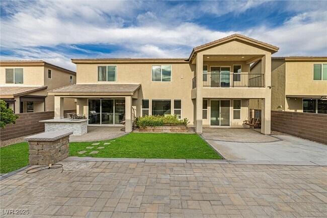 Building Photo - 4631 Amazing View St