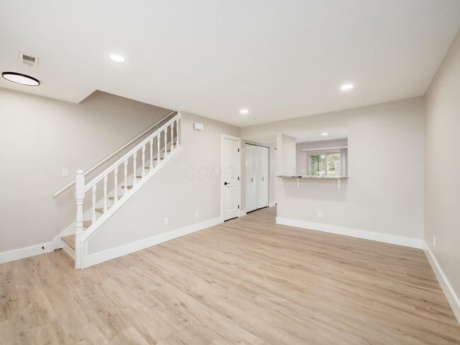 Building Photo - 635 Pebble Pl Dr