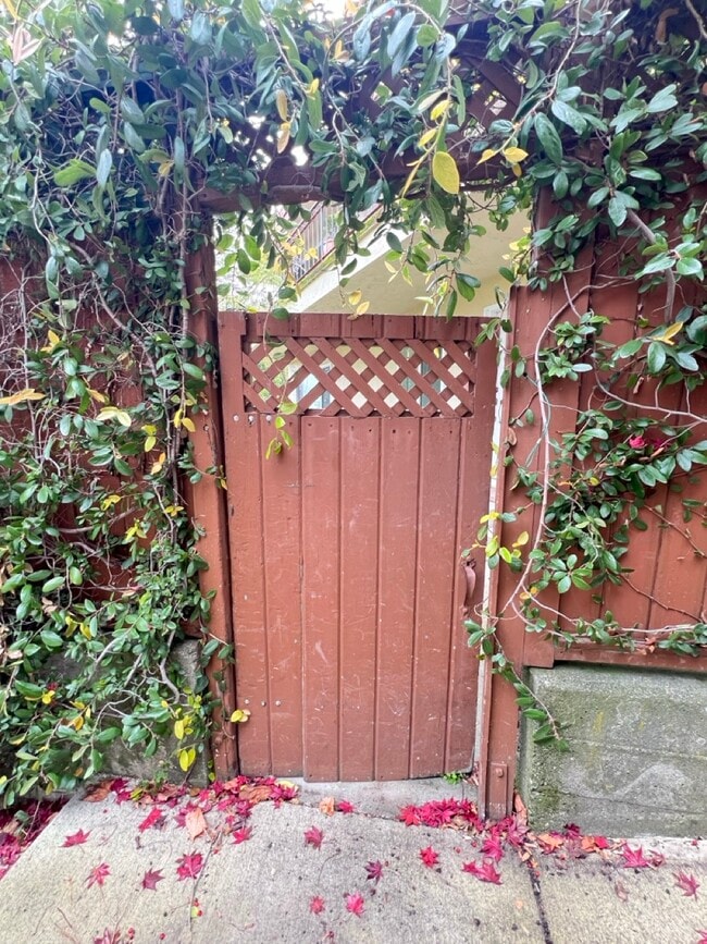 Building Photo - 3 Rolph Park Ct