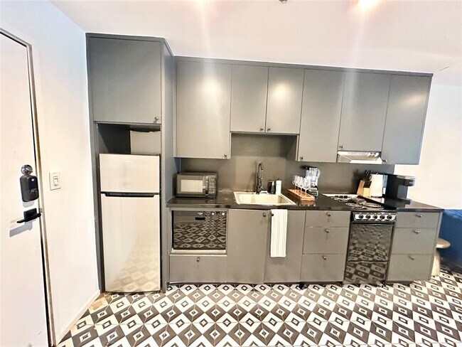 Building Photo - 201 Academy Dr