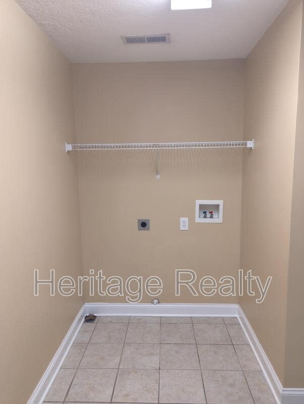 Building Photo - 655 Yorkland Way