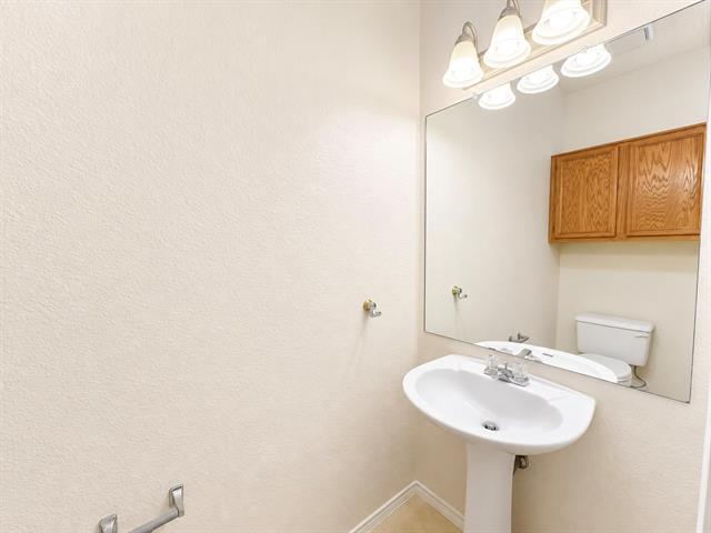 Building Photo - 824 Elm Falls Pl