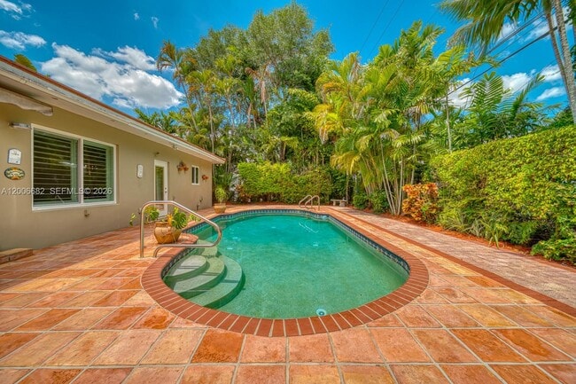 Building Photo - 1435 Blue Rd