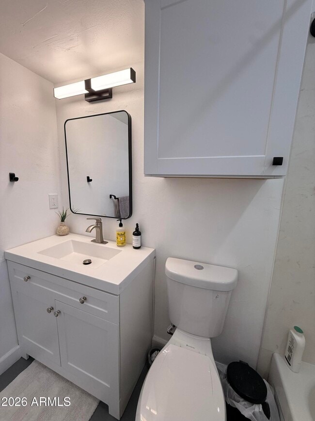 Building Photo - 2708 N Dayton St