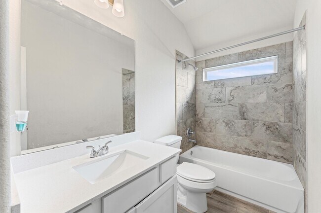 Building Photo - 1214 Mira Mar Ct