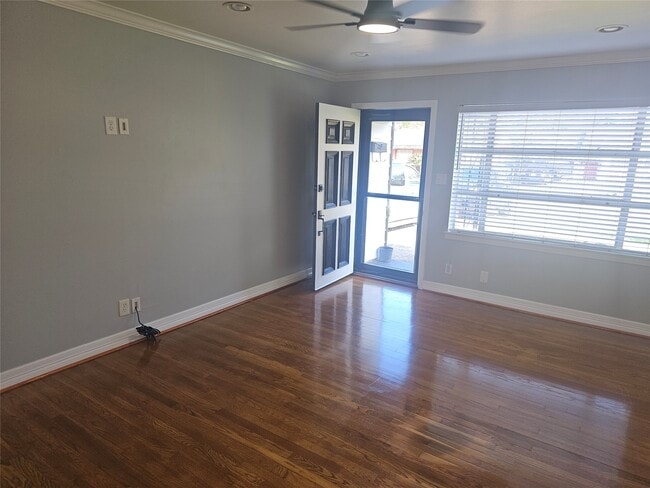 Building Photo - 10510 Sierra Dr