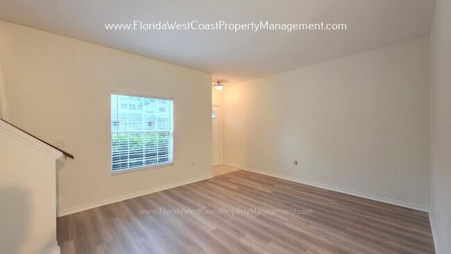 Building Photo - CAROLINA LANDINGS! 2 BEDROOM/2.5 BATH CONDO! SUPER LOCATION- UNIVERSITY PARKWAY