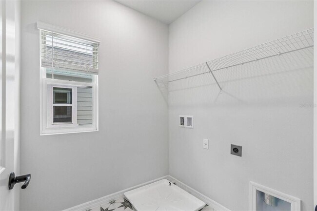 Building Photo - 4357 Roush Ave