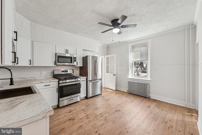 Building Photo - 309 W Elm St
