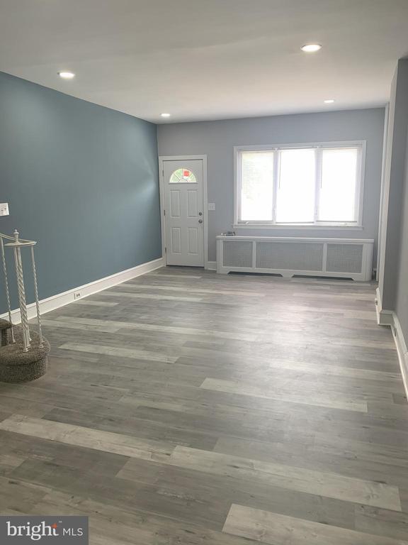 Building Photo - 2982 E Thompson St