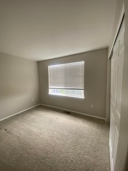 Room for rent - 9408 E Florida Ave