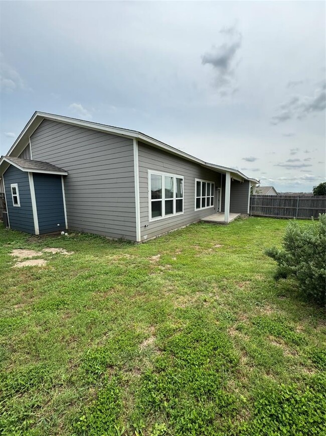 Building Photo - 108 Everett Ct