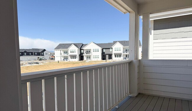 Building Photo - Beautiful Home in Windsor with Internet Included!