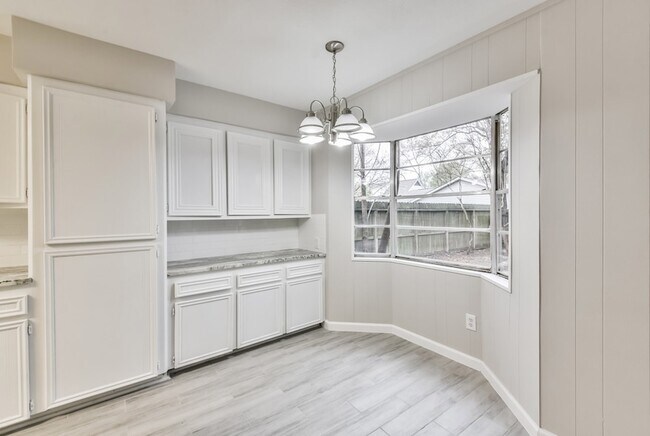 Building Photo - 9718 John Bank Dr