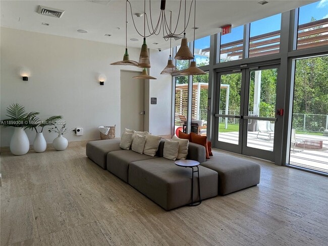 Building Photo - 16385 Biscayne Blvd