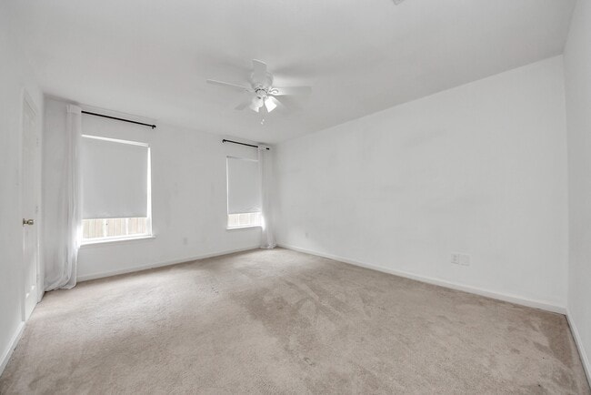 Building Photo - 1610 7th St