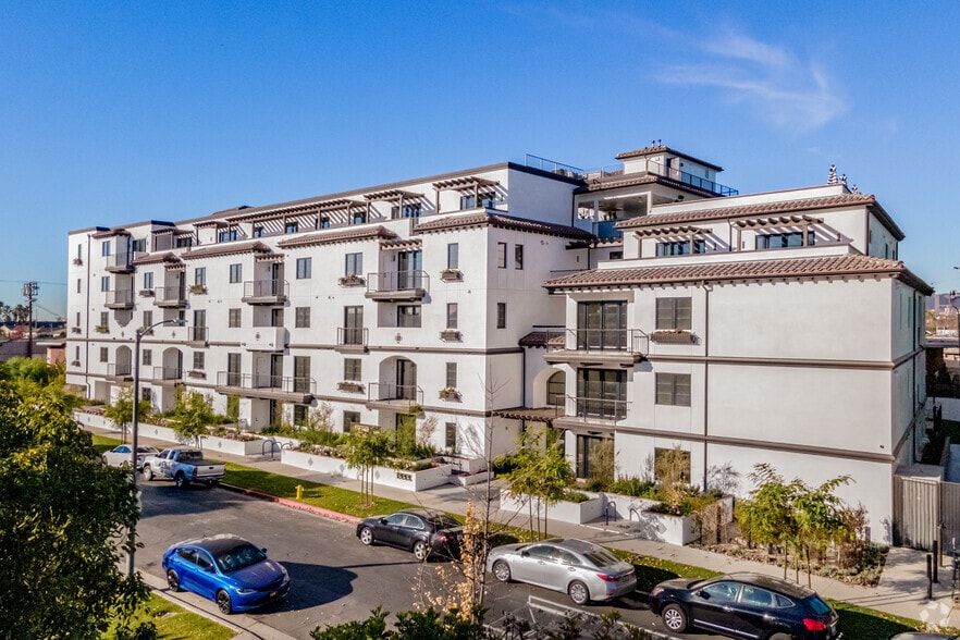 Primary Photo - The Estelle | BREF3 1333 ORANGE GROVE LLC