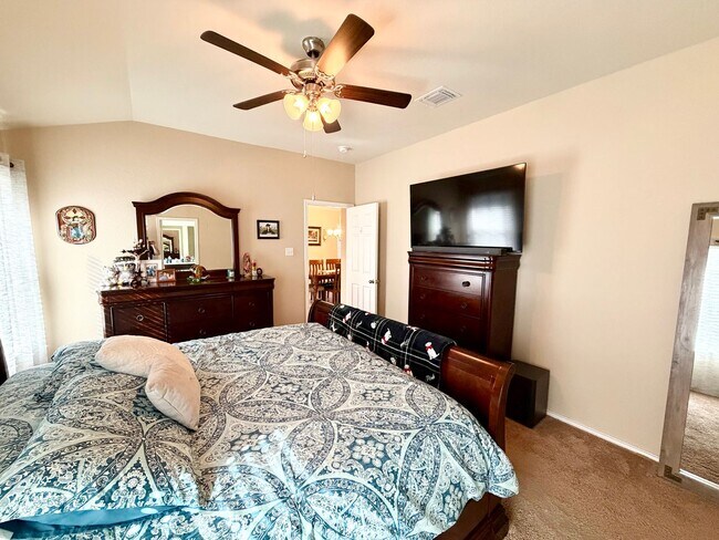 Building Photo - Beautiful 4 Bedroom Home in Park Meadows –...