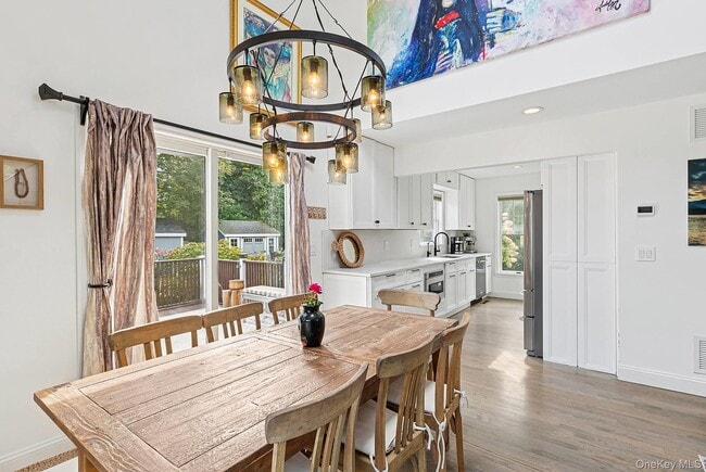 Building Photo - 28 Windermere Dr