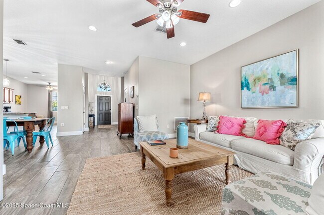 Building Photo - 5724 Trieda Dr