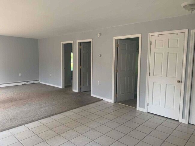 Building Photo - 882 Fuller Rd