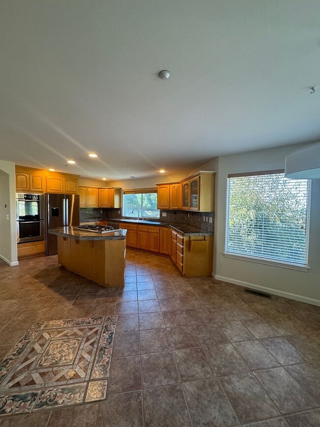 Building Photo - Ocean view home on the hill in Santa Cruz!