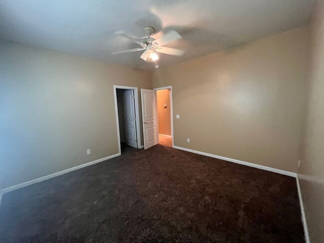 Building Photo - 1762 Champagne St