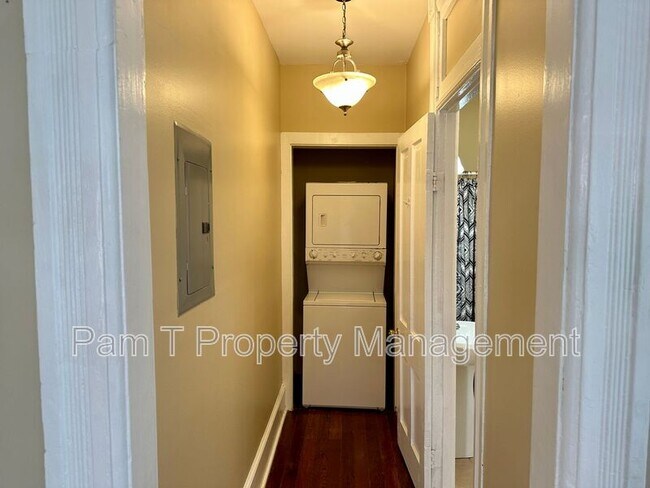 Building Photo - 124 E Henry St
