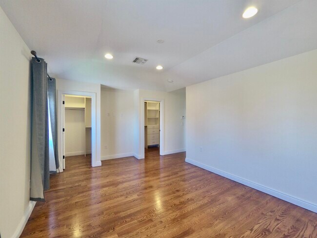 Building Photo - 25 Jacob's Landing Way