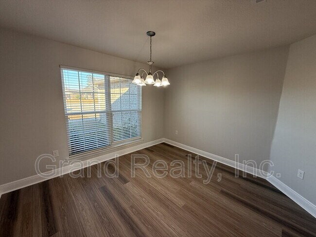 Building Photo - 5621 Flume Dr